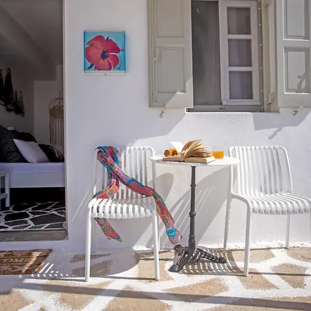 Sing And Blossom * Mykonos Town