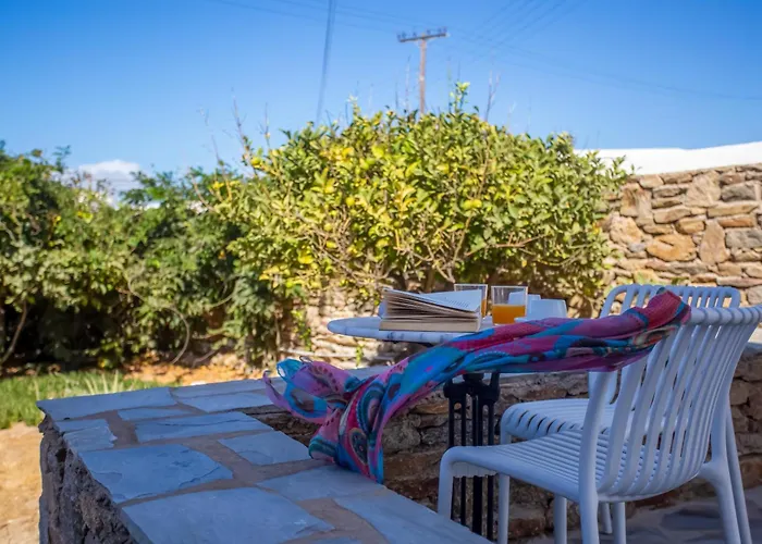 Sing And Blossom * Mykonos Town