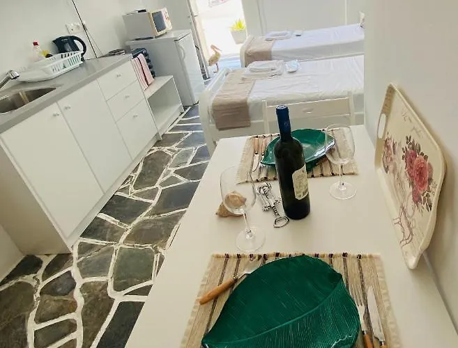 Sing And Blossom * Mykonos Town